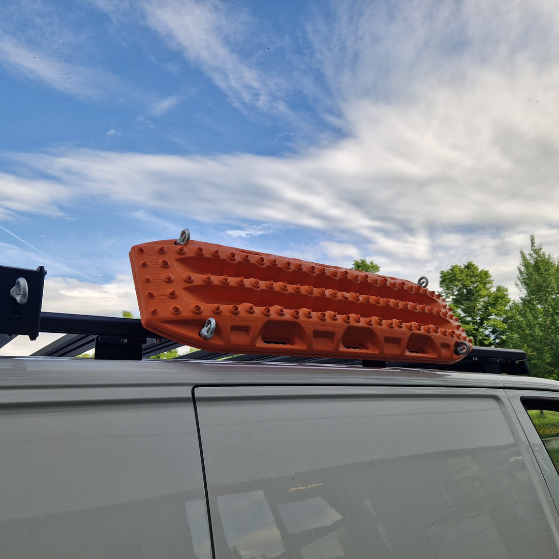 Seitliche Halterung für MAXTRAX Bergungsboards