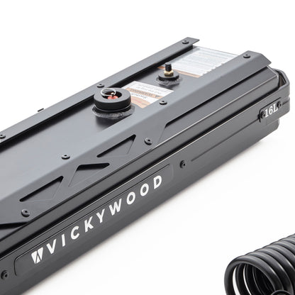 16 Liter, Oberseite des VICKYWOOD EVOTANK mit Einfülldeckel und Luftventil