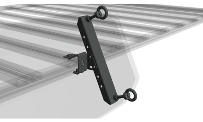 Seitliche Universalhalterung für Bergungsboards/MAXTRAX am Airholder-Dachträger – lange Halteschiene mit Lochraster und zwei Ringösen (3D-Render)
