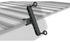 Seitliche Universalhalterung für Bergungsboards/MAXTRAX am Airholder-Dachträger – lange Halteschiene mit Lochraster und zwei Ringösen (3D-Render)
