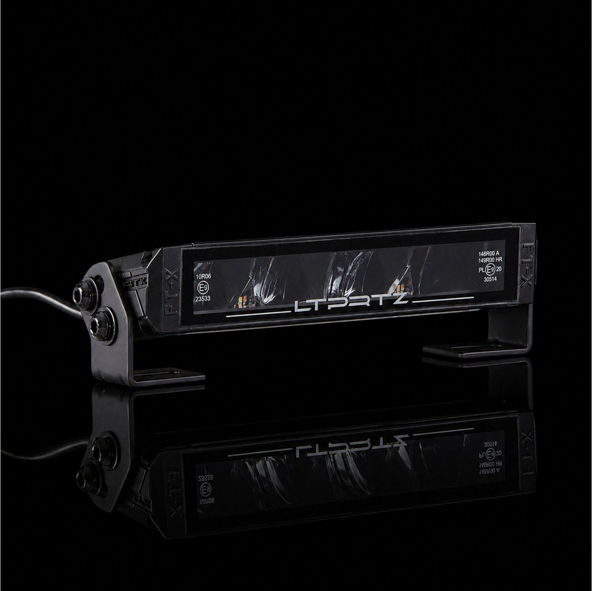 LTPRTZ Flat-X 9 Zoll Fernscheinwerfer Lightbar mit E-Zulassung, Schrägansicht