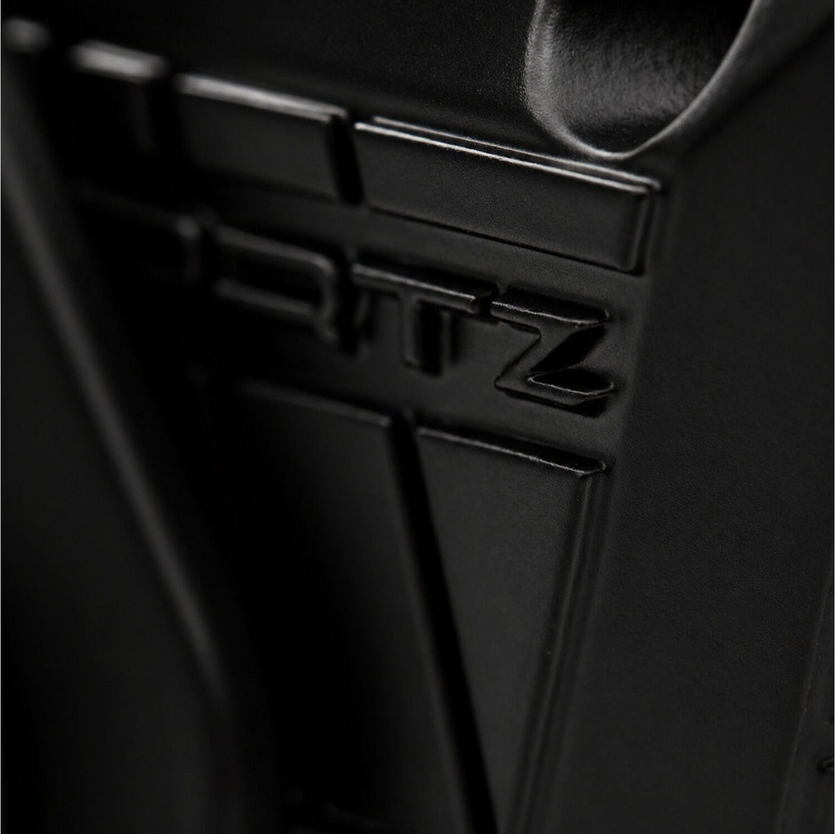 LTPRTZ-Logo auf dem Gehäuse der Flat-X 9 Zoll Lightbar