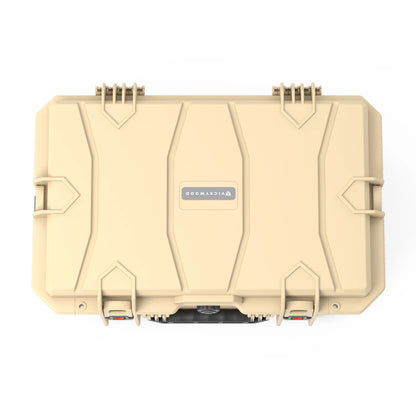 VICKYWOOD Transportbox FORT PLUS in Braun, Draufsicht auf den Deckel mit VICKYWOOD Logoplakette und Scharnieren